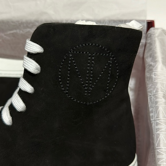 🔥🔥🔥NEW Tamara Mellon High Top Suede Laced Sneakers - Picture 4 of 10